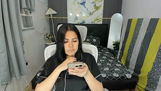MissAndersonHoly online show from April 27, 10:35 am
