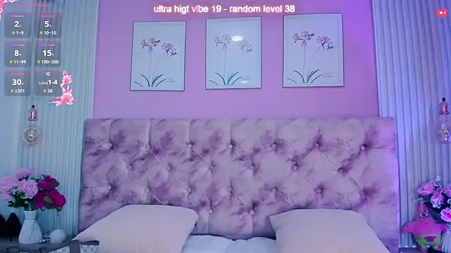 Snapshot of Ariana_west_ chatting on June 12, 12:59 pm Ariana west online show from June 12, 12:59 pm