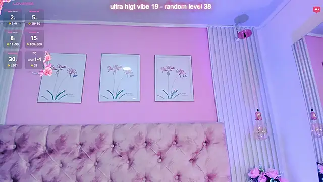 Snapshot of Ariana_west_ chatting on June 20, 1:47 pm Ariana west online show from June 20, 1:47 pm