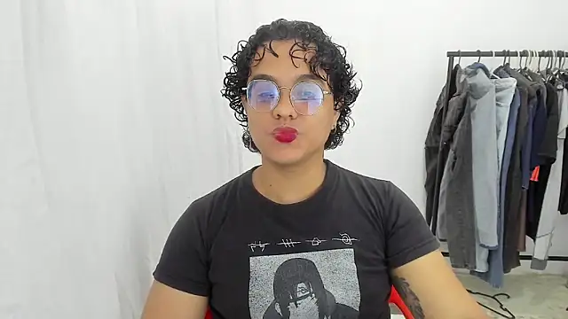 Diane exotic online show from May 8, 9:31 pm