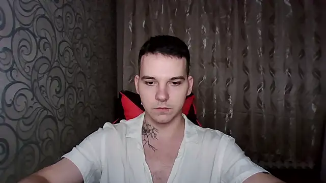 gwinbladee online show from April 27, 3:54 pm