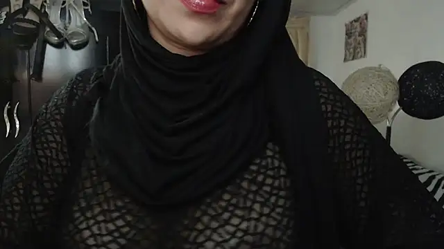 nadia  abaud online show from December 27, 8:24 am