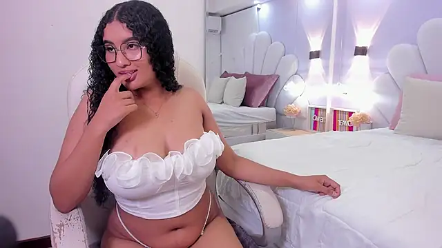 roxy domnin online show from May 9, 4:39 am