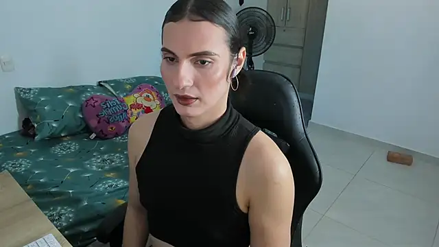 Snapshot of _shantallskinny_ chatting on June 13, 3:59 am shantallskinny online show from June 13, 3:59 am