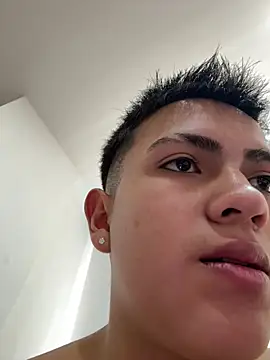 Snapshot of santiagoo_madrid chatting on July 7, 6:34 pm santiagoo madrid online show from July 7, 6:34 pm