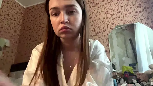 Chloooee online show from July 13, 10:40 am