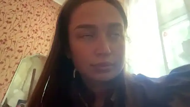 Chloooee online show from July 29, 9:18 am