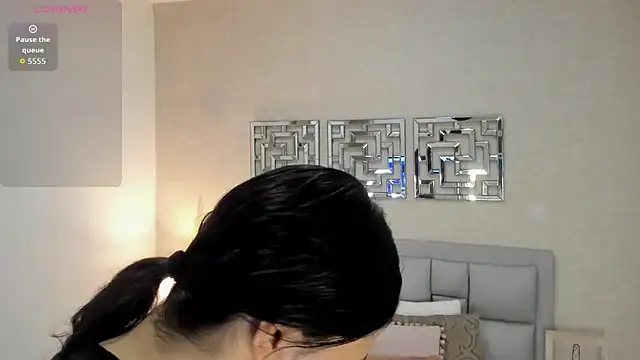 sofia  thompson online show from May 16, 1:02 am