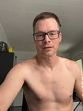 dadbod847364 online show from May 16, 7:45 pm