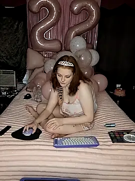 lolarae xx online show from June 14, 5:04 pm