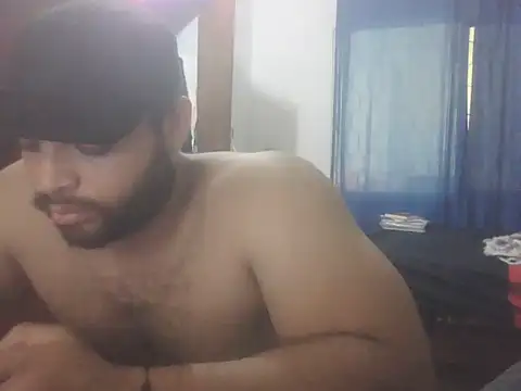 Snapshot of Bearmachin chatting on May 5, 7:44 pm Bearmachin online show from May 5, 7:44 pm