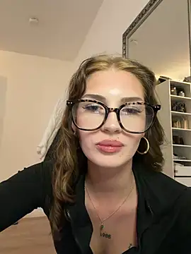 AmaraSpliss online show from April 27, 5:22 pm