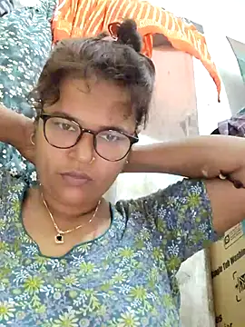 Snapshot of Gulapi_N chatting on July 25, 9:51 am Gulapi N online show from July 25, 9:51 am