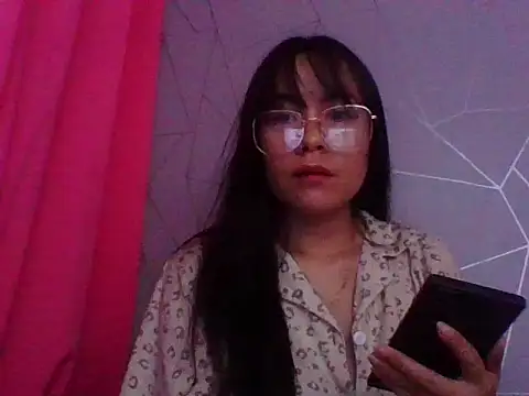 Bad bish21 online show from June 11, 1:20 pm