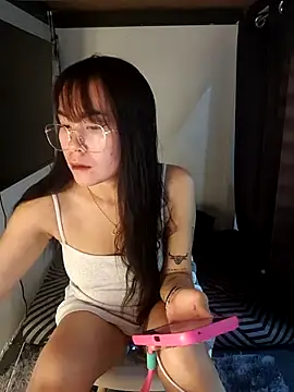 Bad bish21 online show from August 8, 7:10 am