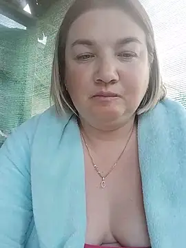 MiyaOlliver online show from May 21, 4:25 pm