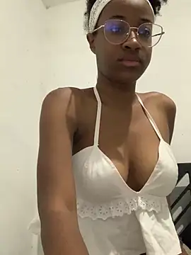 Julyshygirl online show from April 27, 1:36 am