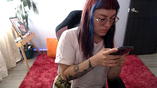 Nyxie8 online show from May 18, 2:12 pm