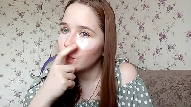 SiennaGlow online show from May 14, 9:27 am