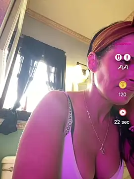 Snapshot of Vanessa_Valentine chatting on June 17, 4:08 pm Vanessa Valentine online show from June 17, 4:08 pm