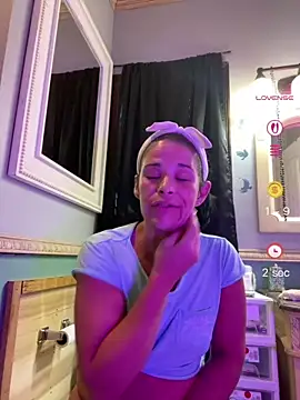 Snapshot of Vanessa_Valentine chatting on June 30, 1:56 pm Vanessa Valentine online show from June 30, 1:56 pm