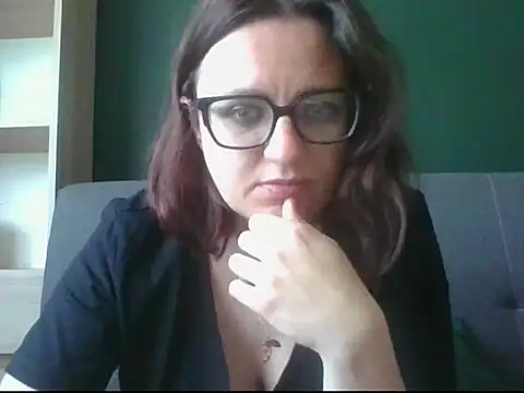 Snapshot of sensual_paris chatting on May 20, 5:35 am sensual paris online show from May 20, 5:35 am