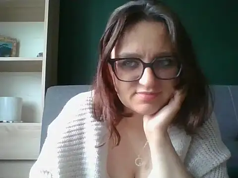 Snapshot of sensual_paris chatting on June 11, 5:27 am sensual paris online show from June 11, 5:27 am