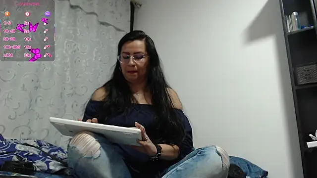 Snapshot of HelenNovoa chatting on June 21, 3:20 am HelenNovoa online show from June 21, 3:20 am
