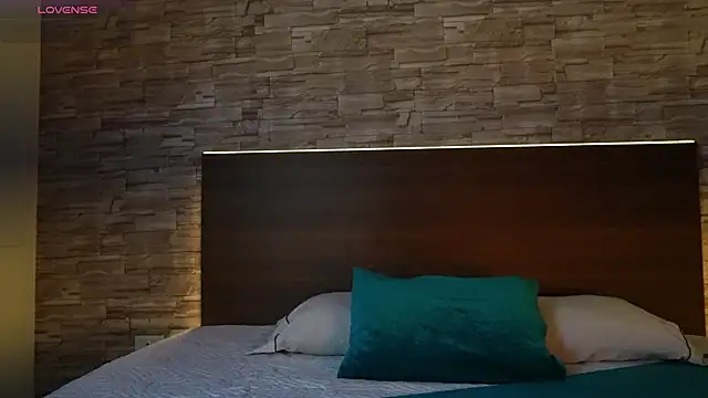MarianaGiraldo online show from May 7, 4:40 am