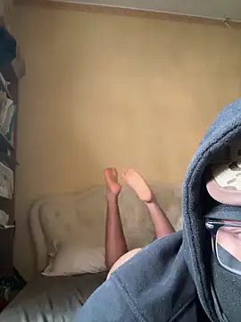 Snapshot of fedezeloofeet chatting on April 29, 9:13 am fedezeloofeet online show from April 29, 9:13 am