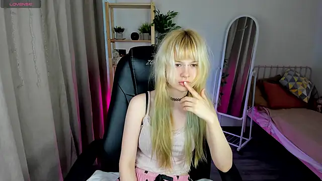 Snapshot of Ammelia_Backerr chatting on May 7, 1:22 am Ammelia Backerr online show from May 7, 1:22 am