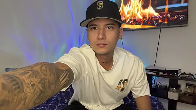 SexxxySquirterStev777 online show from June 23, 12:25 pm