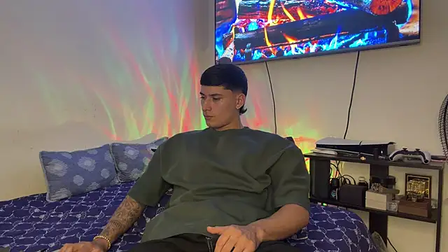 SexxxySquirterStev777 online show from July 6, 3:03 pm