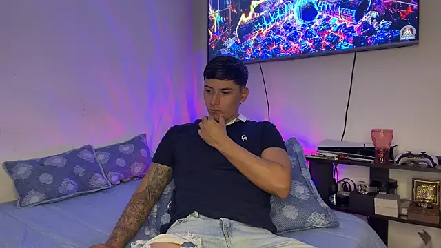 SexxxySquirterStev777 online show from July 14, 1:50 pm