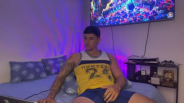 SexxxySquirterStev777 online show from July 15, 9:36 am
