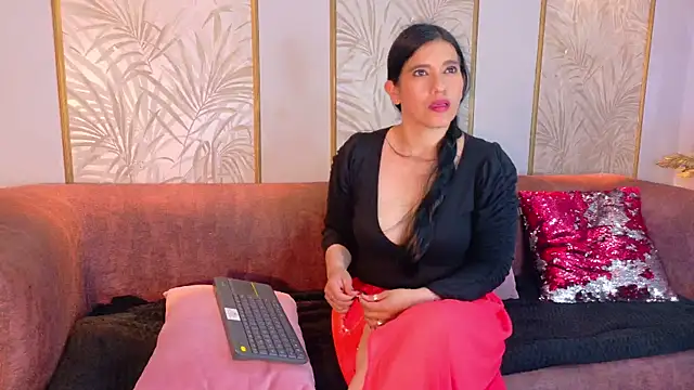Snapshot of Dalila_5 chatting on June 1, 7:26 pm Dalila 5 online show from June 1, 7:26 pm
