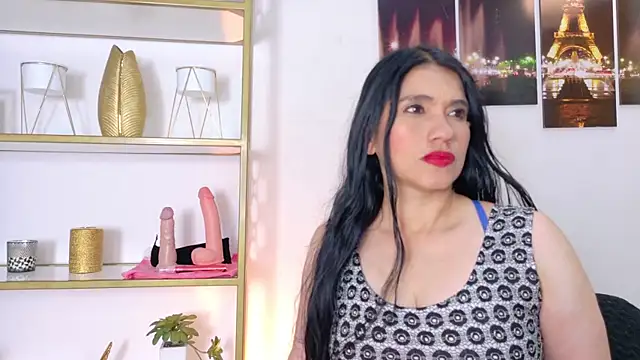 Snapshot of Dalila_5 chatting on August 4, 11:18 pm Dalila 5 online show from August 4, 11:18 pm