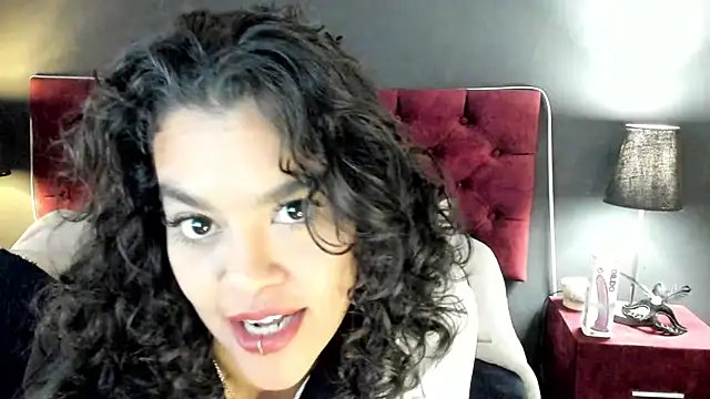 ZiaNoir  online show from July 4, 2:56 pm