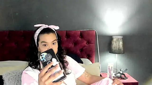 ZiaNoir  online show from July 10, 2:52 pm