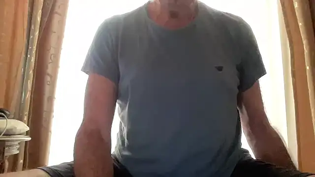 henrybull007 online show from June 16, 6:16 am