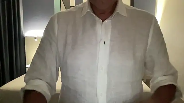henrybull007 online show from June 17, 8:32 pm