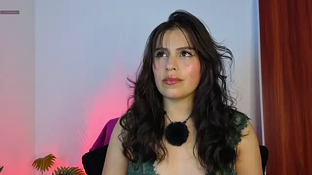 Yenifer 27 online show from May 6, 3:02 am