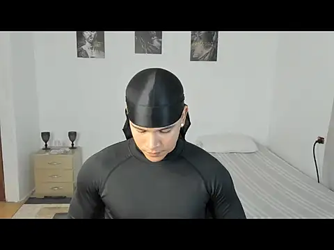 Snapshot of sant_wahlberg chatting on May 22, 10:48 pm sant wahlberg online show from May 22, 10:48 pm
