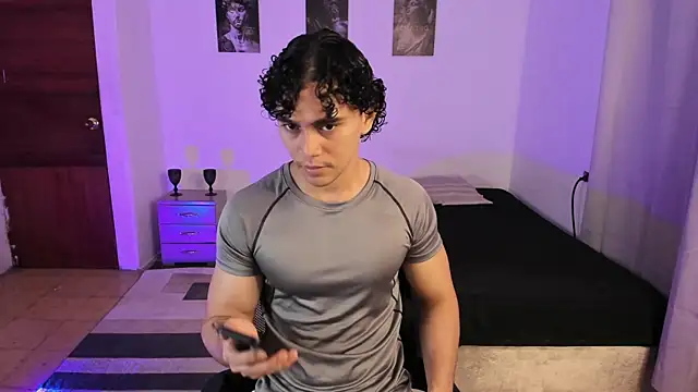 Snapshot of mateo_jack chatting on August 5, 2:42 pm mateo jack online show from August 5, 2:42 pm
