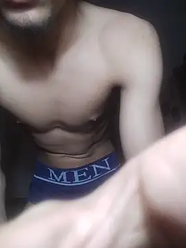 adamhdgdhdv73 online show from May 4, 11:56 pm