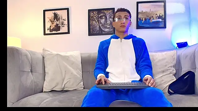 KING BOYS2026 online show from July 9, 1:20 am
