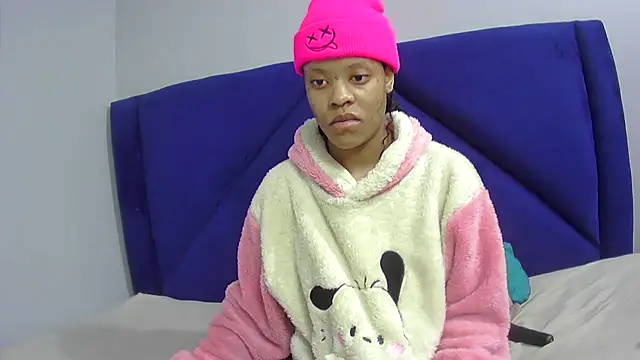 Snapshot of TheSexyBibi chatting on June 22, 6:16 pm TheSexyBibi online show from June 22, 6:16 pm