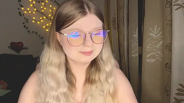 YukiBlush online show from July 31, 8:30 pm