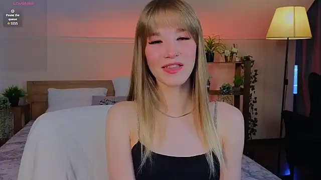 MilliBrownn online show from May 1, 3:22 am