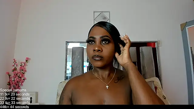 Snapshot of EmilyRooa1 chatting on June 29, 12:27 pm EmilyRooa1 online show from June 29, 12:27 pm